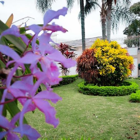 Urdesa Suites Hotel Guayaquil Buitenkant foto