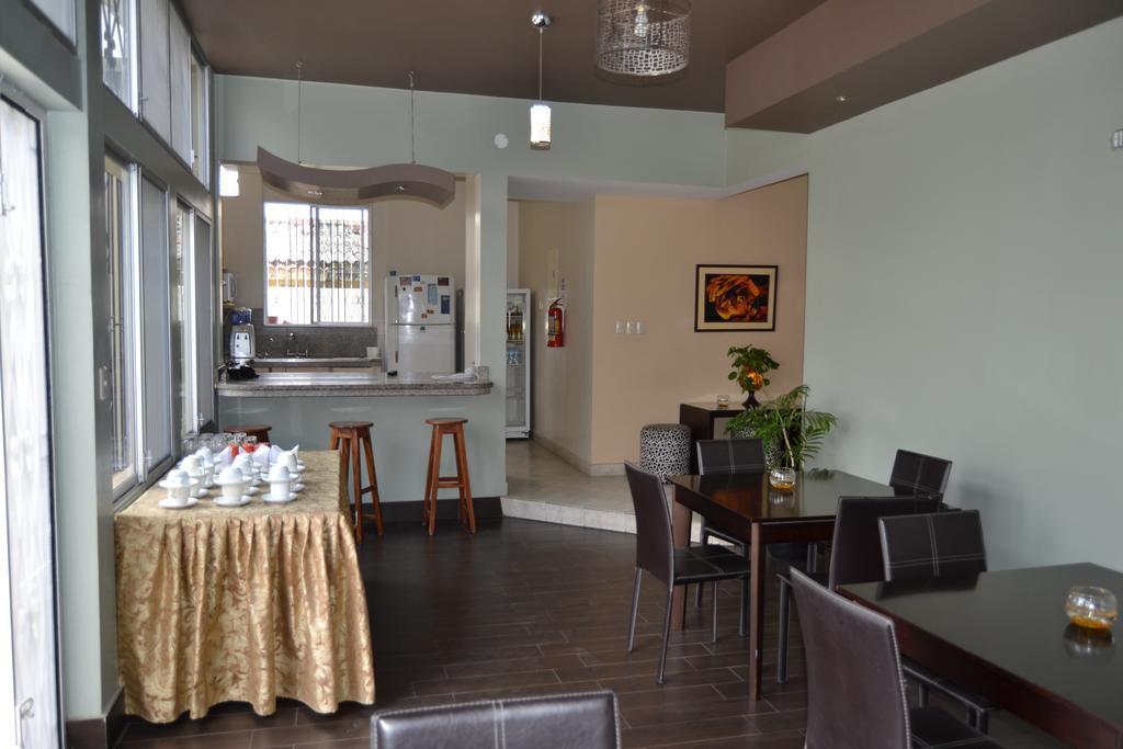 Urdesa Suites Hotel Guayaquil Buitenkant foto