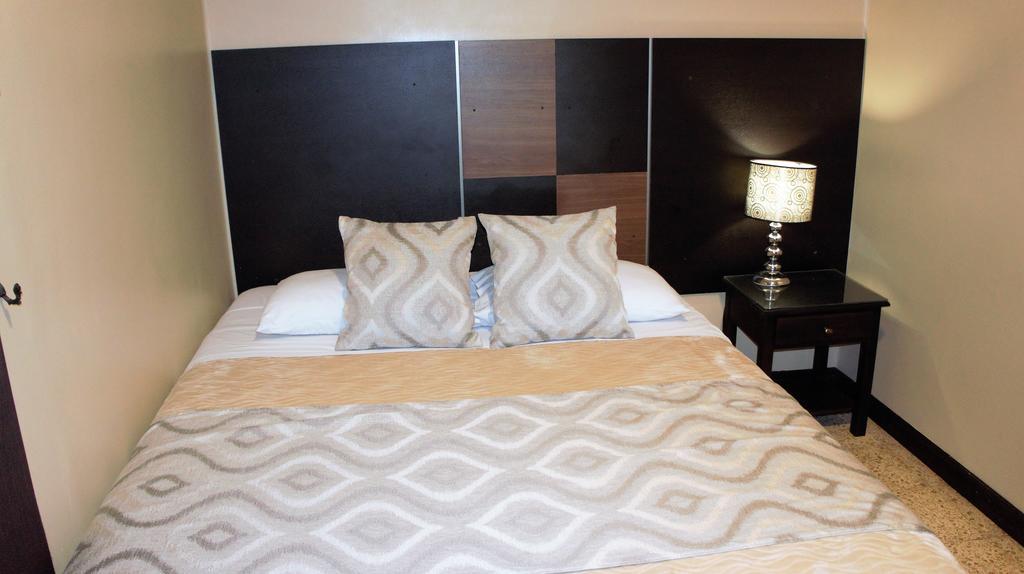 Urdesa Suites Hotel Guayaquil Buitenkant foto