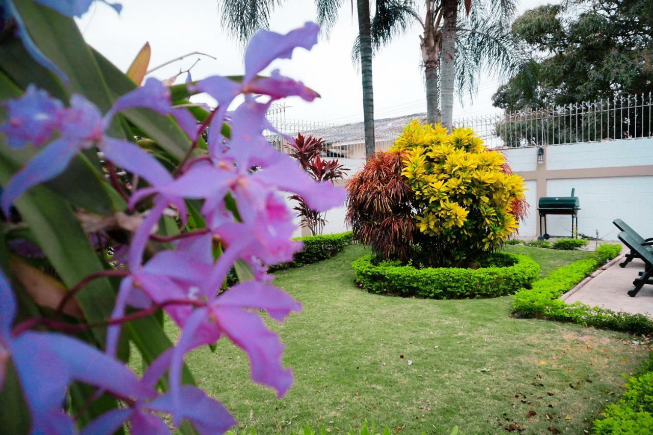 Urdesa Suites Hotel Guayaquil Buitenkant foto